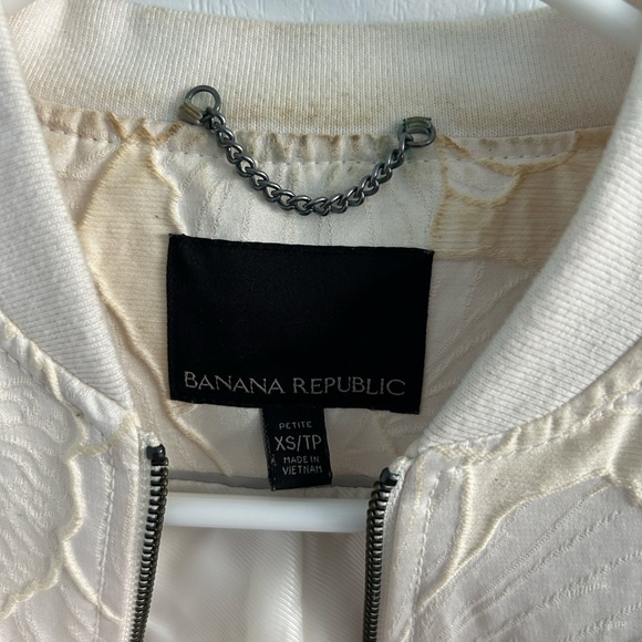 Banana republic embossed bomber jacket, size XS - Picture 6 of 6